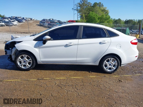 2015 Ford Fiesta SE with VIN 3FADP4BJXFM202690, listed as a IAAI auction lot 41993030 with 194,924 mi miles. Bid and sale history available at carsss.com. Image 15.