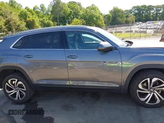2020 Volkswagen Atlas SEL Premium z VIN 1V2NE2CA0LC224717, wystawiony jako IAAI lot #42151750 z przebiegiem 47 544 mil mil oraz . Historia ofert i sprzedaży dostępna na DreamBid. Obrazek 13.