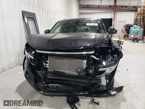2024 Volkswagen Atlas SE with VIN 1V2WE2CA3RC221565, listed as a Copart auction lot 50817605 with 8,884 mi miles and Salvage title. Bid and sale history available at DreamBid. Image 12.