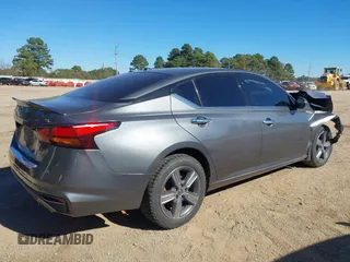 2019 Nissan Altima SL with VIN 1N4BL4EW3KC191988, listed as a IAAI auction lot 40833199 with 73,234 mi miles and . Bid and sale history available at carsss.com. Image 4.