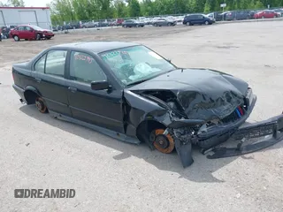1994 BMW 3 Series 325i z VIN WBACB3326RFE17056, wystawiony jako IAAI lot #42322945 z przebiegiem 154 770 mil mil oraz . Historia ofert i sprzedaży dostępna na DreamBid. Obrazek 1.