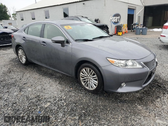 2014 Lexus ES 330 with VIN JTHBK1GG0E2126221, listed as a Copart auction lot 61949975 with 196,574 mi miles and Salvage title. Bid and sale history available at DreamBid. Image 4.