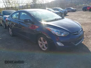 2013 Hyundai Elantra Limited z VIN 5NPDH4AE7DH445551, wystawiony jako IAAI lot #42111400 z przebiegiem 306 558 mil mil oraz . Historia ofert i sprzedaży dostępna na DreamBid. Obrazek 1.
