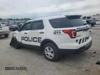2017 Ford Police Interceptor Utility z VIN 1FM5K8AR6HGC63457, wystawiony jako Copart lot #55322445 z przebiegiem 136 618 mil mil oraz Szkody całkowita. Historia ofert i sprzedaży dostępna na DreamBid. Obrazek 2.