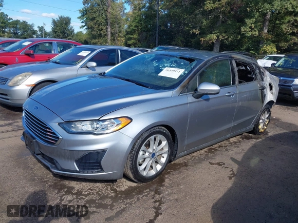 2020 Ford Fusion SE z VIN 3FA6P0LU4LR185202, wystawiony jako IAAI lot #40549321 z przebiegiem Nie podano mil oraz . Historia ofert i sprzedaży dostępna na DreamBid. Obrazek 2.