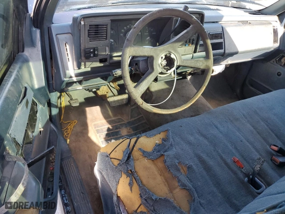 1989 Chevrolet C/K 1500 with VIN 1GCDC14K9KZ260812, listed as a Copart auction lot 47553475 with 340,196 mi miles and Salvage Title. Bid and sale history available at carsss.com. Image 8.