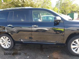 2009 Toyota Highlander Hybrid Limited with VIN JTEEW44AX92032627, listed as a IAAI auction lot 42029226 with 255,012 mi miles. Bid and sale history available at carsss.com. Image 13.