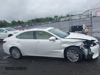 2013 Lexus ES 250 с VIN JTHBK1GG3D2014947, выставлен на аукционе IAAI как лот 42255725 с пробегом 101 370 миль миль и . История ставок и продаж доступна на DreamBid. Изображение 13.