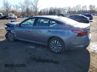 2024 Nissan Altima 2.5 SV with VIN 1N4BL4DW0RN428338, listed as a Copart auction lot 43202365 with 4,165 mi miles and Salvage Title. Bid and sale history available at carsss.com. Image 2.
