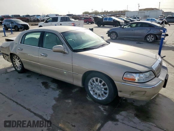 2006 Lincoln Town Car Signature z VIN 1LNHM81W16Y609693, wystawiony jako Copart lot #48370195 z przebiegiem 136 986 mil mil oraz Szkoda całkowita • Salvage title. Historia ofert i sprzedaży dostępna na DreamBid. Obrazek 4.