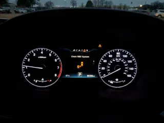 2017 Genesis G80 3.8L z VIN KMHGN4JE0HU171834, wystawiony jako Copart lot #47764005 z przebiegiem 86 389 mil mil oraz Szkoda całkowita • Salvage title. Historia ofert i sprzedaży dostępna na DreamBid. Obrazek 9.