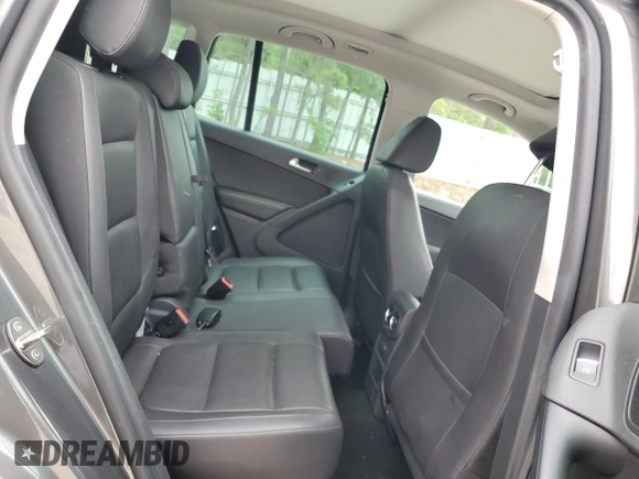 2016 Volkswagen Tiguan SEL with VIN WVGAV7AX8GW577338, listed as a Copart auction lot 53916725 with 102,111 mi miles and Salvage Title. Bid and sale history available at DreamBid. Image 10.