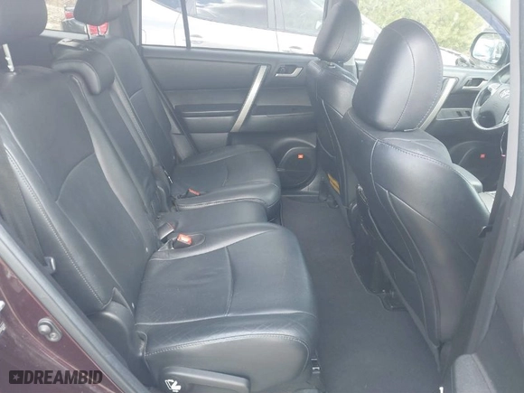 2011 Toyota Highlander with VIN 5TDBK3EH8BS059381, listed as a IAAI auction lot 41894262 with 138,520 mi miles. Bid and sale history available at carsss.com. Image 8.