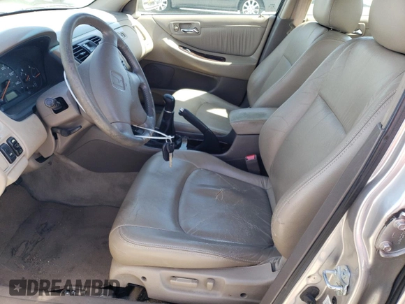 1998 Honda Accord EX z VIN 1HGCG5555WA176329, wystawiony jako Copart lot #56905865 z przebiegiem 127 911 mil mil oraz Szkoda całkowita • Salvage title. Historia ofert i sprzedaży dostępna na DreamBid. Obrazek 7.