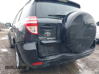 2009 Toyota RAV4 Ltd with VIN JTMZK31VX9D000106, listed as a IAAI auction lot 41621107 with 136,676 mi miles. Bid and sale history available at carsss.com. Image 6.