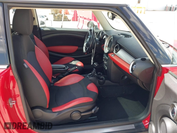2012 MINI Hardtop with VIN WMWSU3C52CT542027, listed as a IAAI auction lot 42572780 with 122,496 mi miles and . Bid and sale history available at DreamBid. Image 5.