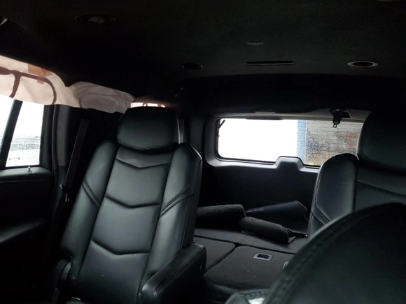 2017 Cadillac Escalade Platinum with VIN 1GYS4DKJ1HR325428, listed as a Copart auction lot 72035084 with 104,757 mi miles and Salvage Title. Bid and sale history available at carsss.com. Image 10.
