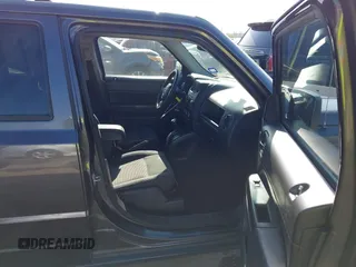 2015 Jeep Patriot Sport with VIN 1C4NJPBB5FD429467, listed as a IAAI auction lot 41972930 with 224,590 mi miles and . Bid and sale history available at carsss.com. Image 5.