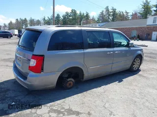 2014 Chrysler Town & Country Touring with VIN 2C4RC1BG9ER399146, listed as a IAAI auction lot 42095059 with 190,777 mi miles. Bid and sale history available at carsss.com. Image 6.