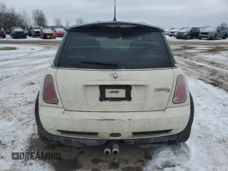 2005 MINI Hardtop S z VIN WMWRE33465TD91749, wystawiony jako Copart lot #43938765 z przebiegiem 166 391 mil mil oraz Szkoda całkowita • Salvage title. Historia ofert i sprzedaży dostępna na DreamBid. Obrazek 6.