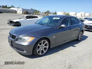 2007 BMW 3 Series 335i z VIN WBAVB73507VH20590, wystawiony jako Copart lot #61993035 z przebiegiem 199 938 mil mil oraz Szkoda całkowita • Salvage title. Historia ofert i sprzedaży dostępna na DreamBid. Obrazek 1.