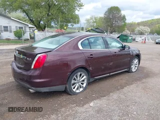 2009 Lincoln MKS z VIN 1LNHM93R09G612169, wystawiony jako IAAI lot #42126437 z przebiegiem 158 393 mil mil oraz . Historia ofert i sprzedaży dostępna na DreamBid. Obrazek 4.