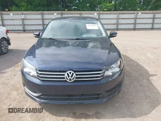 2015 Volkswagen Passat Limited Edition Edition z VIN 1VWAT7A3XFC040684, wystawiony jako IAAI lot #42160624 z przebiegiem 142 239 mil mil oraz . Historia ofert i sprzedaży dostępna na DreamBid. Obrazek 6.