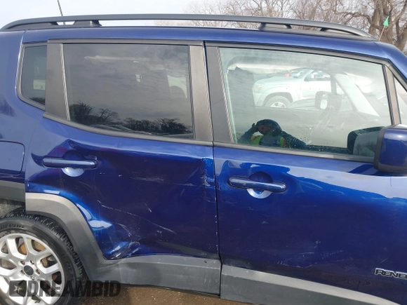 2018 Jeep Renegade Latitude with VIN ZACCJBBB8JPH52142, listed as a IAAI auction lot 41738035 with 91,443 mi miles and . Bid and sale history available at carsss.com. Image 6.