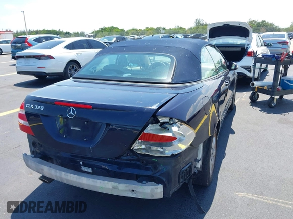 2004 Mercedes-Benz CLK 320 z VIN WDBTK65G84T033363, wystawiony jako IAAI lot #42279646 z przebiegiem 97 431 mil mil oraz . Historia ofert i sprzedaży dostępna na DreamBid. Obrazek 6.
