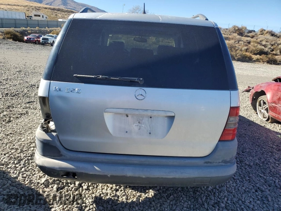 1998 Mercedes-Benz M-Class with VIN 4JGAB54E5WA035441, listed as a Copart auction lot 78328944 with 203,303 mi miles and Salvage Title. Bid and sale history available at carsss.com. Image 6.