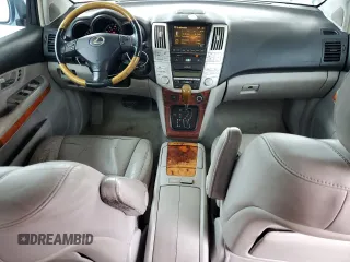 2008 Lexus RX 350 z VIN 2T2HK31U48C058495, wystawiony jako Copart lot #56318975 z przebiegiem 116 015 mil mil oraz Czysty tytuł • Clean title. Historia ofert i sprzedaży dostępna na DreamBid. Obrazek 8.