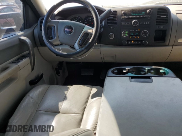 2011 GMC Sierra 2500HD SLE z VIN 1GT120C89BF255875, wystawiony jako Copart lot #71534744 z przebiegiem 179 636 mil mil oraz Szkoda całkowita • Salvage title. Historia ofert i sprzedaży dostępna na DreamBid. Obrazek 8.