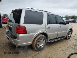 2006 Lincoln Navigator Luxury with VIN 5LMFU27516LJ14665, listed as a Copart auction lot 81501094 with 177,122 mi miles and Salvage Title. Bid and sale history available at carsss.com. Image 3.