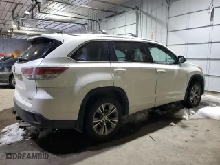 2014 Toyota Highlander XLE with VIN 5TDJKRFHXES031731, listed as a Copart auction lot 45464715 with 140,699 mi miles and Salvage Title. Bid and sale history available at carsss.com. Image 3.