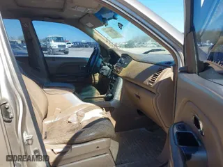 2005 Honda Pilot EX-L with VIN 2HKYF18585H507066, listed as a IAAI auction lot 41748364 with 410,615 mi miles. Bid and sale history available at carsss.com. Image 5.