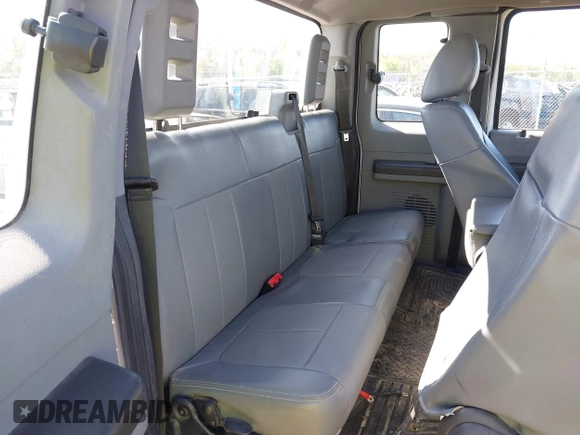 2015 Ford Super Duty F-250 SRW XLT with VIN 1FT7X2B69FEC44250, listed as a IAAI auction lot 42090730 with 286,471 mi miles. Bid and sale history available at carsss.com. Image 7.