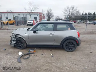 2017 MINI Hardtop 2 Door Cooper S with VIN WMWXP7C5XH2A44954, listed as a IAAI auction lot 41227831 with 67,568 mi miles. Bid and sale history available at carsss.com. Image 14.