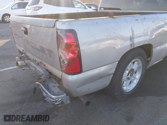 2005 Chevrolet Silverado 1500 Work Truck with VIN 1GCEC19X95Z357652, listed as a IAAI auction lot 41596860 with 111,429 mi miles. Bid and sale history available at carsss.com. Image 6.