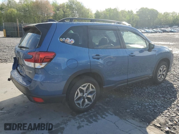 2024 Subaru Forester Premium z VIN JF2SKADC2RH427726, wystawiony jako Copart lot #55422345 z przebiegiem 26 570 mil mil oraz Szkoda całkowita • Salvage title. Historia ofert i sprzedaży dostępna na DreamBid. Obrazek 3.