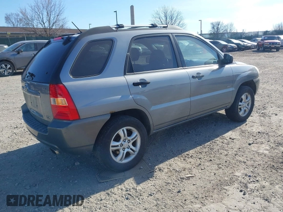 2008 Kia Sportage LX with VIN KNDJE723487455152, listed as a IAAI auction lot 41638720 with 247,286 mi miles. Bid and sale history available at carsss.com. Image 4.