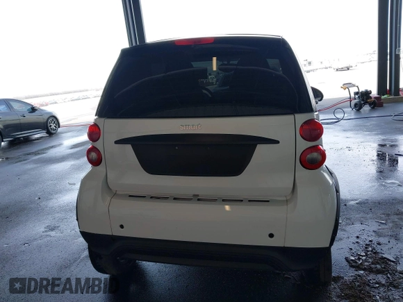 2014 Smart fortwo Pure z VIN WMEEJ3BA4EK737709, wystawiony jako IAAI lot #42105265 z przebiegiem 23 970 mil mil oraz . Historia ofert i sprzedaży dostępna na DreamBid. Obrazek 17.