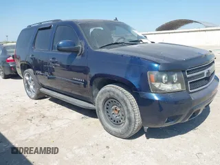 2007 Chevrolet Tahoe LTZ z VIN 1GNFC13017R285839, wystawiony jako IAAI lot #42002091 z przebiegiem 210 039 mil mil oraz . Historia ofert i sprzedaży dostępna na DreamBid. Obrazek 1.