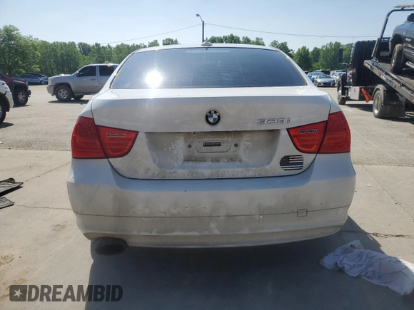2011 BMW 3 Series 328i xDrive z VIN WBAPK5G56BNN30256, wystawiony jako Copart lot #56386585 z przebiegiem 141 571 mil mil oraz Szkoda całkowita • Salvage title. Historia ofert i sprzedaży dostępna na DreamBid. Obrazek 6.