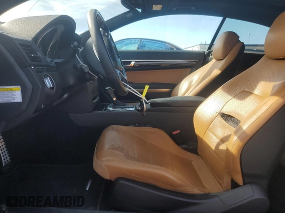 2013 Mercedes-Benz E 550 z VIN WDDKJ7DB7DF203289, wystawiony jako Copart lot #86887974 z przebiegiem 130 987 mil mil oraz Szkoda całkowita • Salvage title. Historia ofert i sprzedaży dostępna na DreamBid. Obrazek 7.