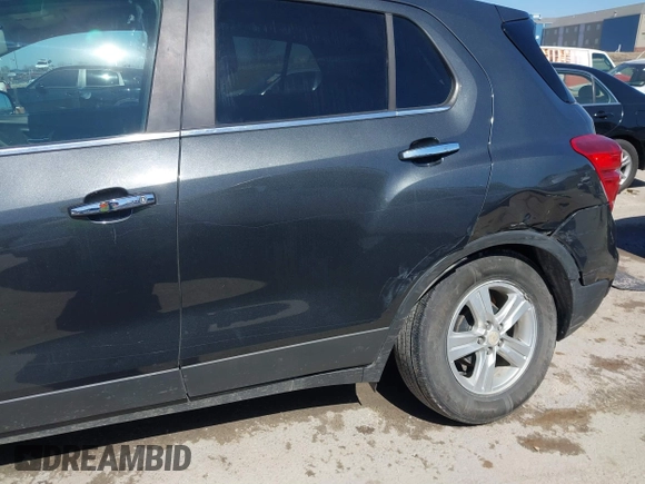 2018 Chevrolet Trax LT with VIN 3GNCJLSB5JL203424, listed as a IAAI auction lot 41738583 with 115,026 mi miles. Bid and sale history available at carsss.com. Image 6.