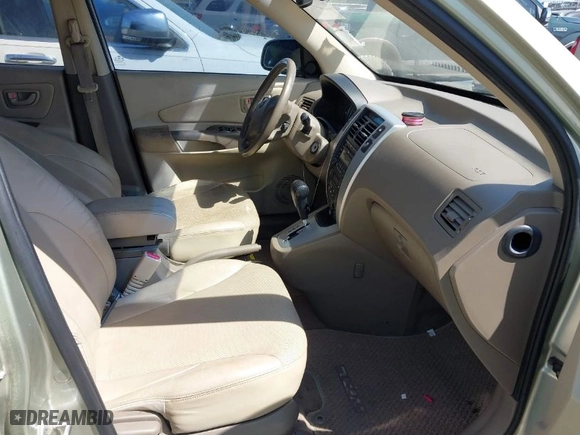 2008 Hyundai Tucson SE with VIN KM8JN12D28U812458, listed as a IAAI auction lot 41863046 with NaN miles. Bid and sale history available at carsss.com. Image 5.