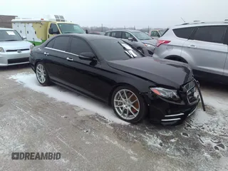 2019 Mercedes-Benz E 450 with VIN WDDZF6JBXKA578859, listed as a IAAI auction lot 35463261 with 32,553 mi miles and . Bid and sale history available at DreamBid. Image 1.