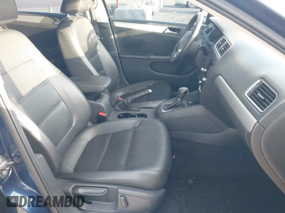 2014 Volkswagen Jetta SE with VIN 3VWD07AJ6EM417996, listed as a IAAI auction lot 42723125 with 108,952 mi miles and . Bid and sale history available at DreamBid. Image 5.