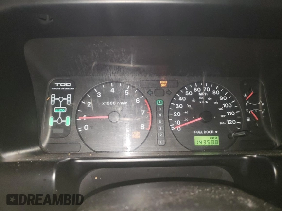 1999 Isuzu Trooper S z VIN JACDJ58X8X7915370, wystawiony jako Copart lot #83466824 z przebiegiem 143 588 mil mil oraz Czysty tytuł • Clean title. Historia ofert i sprzedaży dostępna na DreamBid. Obrazek 9.