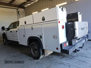 2018 Ford F-450 XL with VIN 1FD0W4HT7JEC68824, listed as a Copart auction lot 77602744 with 165,935 mi miles and Clean Title. Bid and sale history available at carsss.com. Image 2.